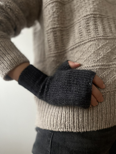 Chiro fingerless mittens