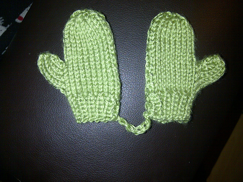 Mini-Mitten Ornament Pattern