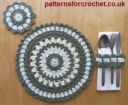 PFC48 Round Placemat & Coaster Set