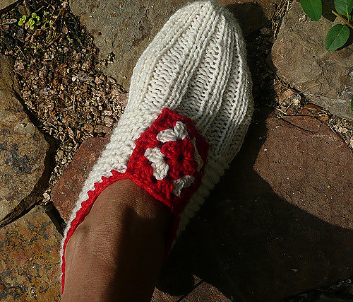 House Shoes/Strikka tøfler