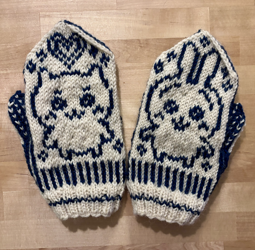 Chiikawa and Usagi mittens