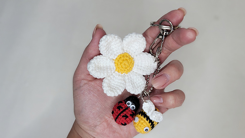 Daisy Keychain