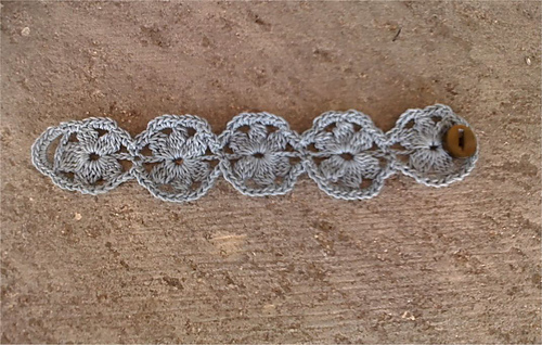 6 Petaled flower bracelet