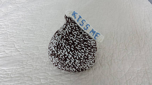 Kiss Me Newborn Hat
