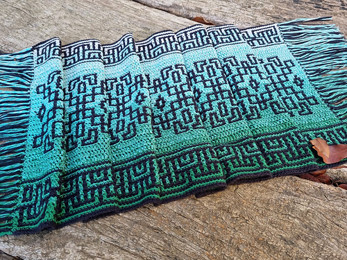 Viridescent Table Runner