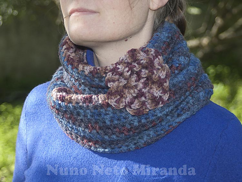 Two Colored Crochet Cowl