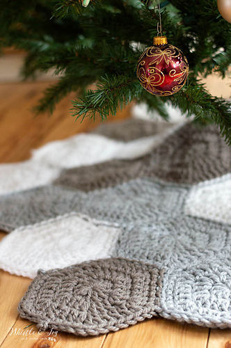 Hexagon Tree Skirt