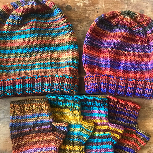 Unique Uneek Hat & Fingerless Mitts