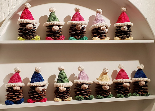 Christmas Pine Gnomes / Zapfenwichtel