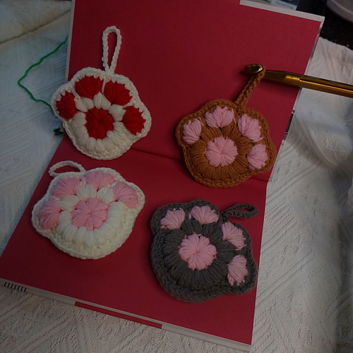 Cute and Easy Paw bag charm